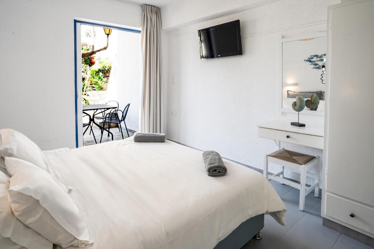 Ninetta'S Studios Poros Town Exterior foto