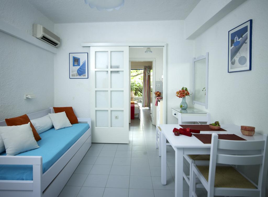 Ninetta'S Studios Poros Town Exterior foto